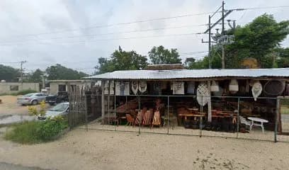 Mueblería y Artesanía La Avenida