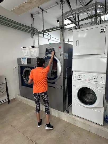 Tintorería Max Tulúm